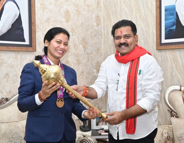 1762859374_b5e5719739e8a268a823-640x498