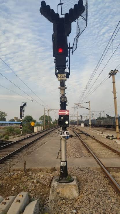 images - 2025-12-09T103125.190